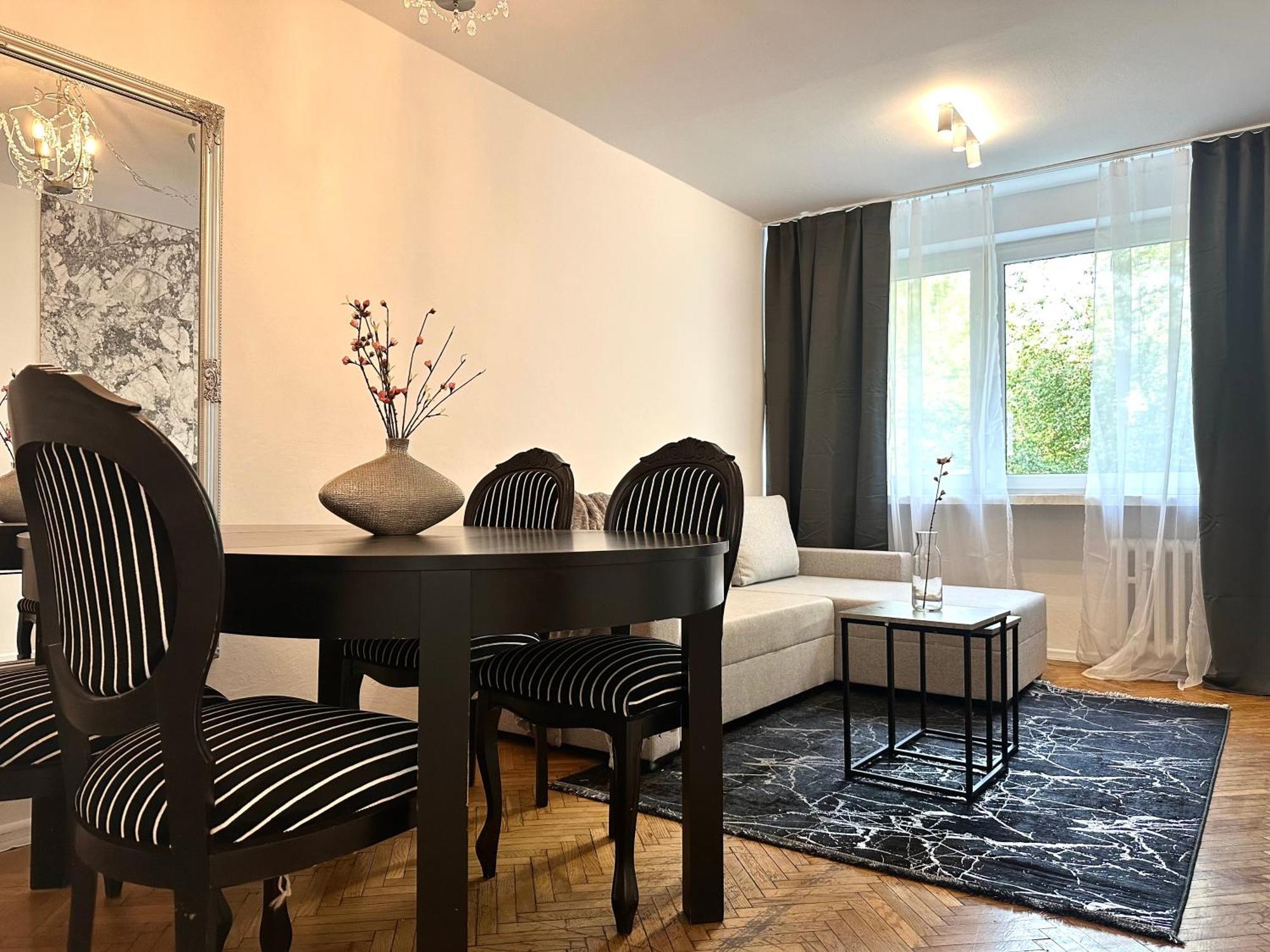 Wita Stwosza Apartment - Self Check-In 20H Wroclaw Luaran gambar